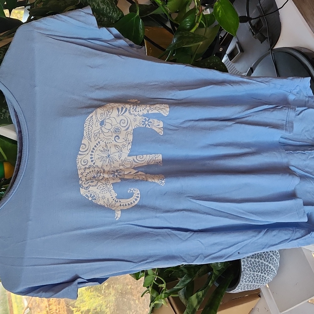 xsmall lounge tshirt